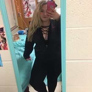 Meet your Posher, Holly